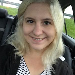 Meet your Posher, Becca